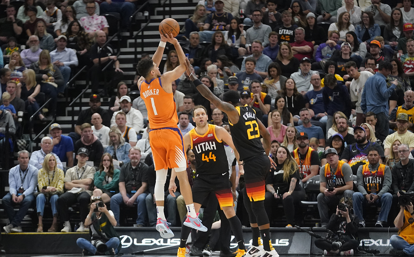  布克末节独得15分，太阳逆转战胜爵士队