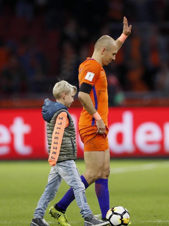  荷兰橙衣军团热身赛状态火热