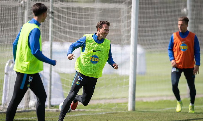  德甲升降级附加赛，柏林赫塔遗憾降级