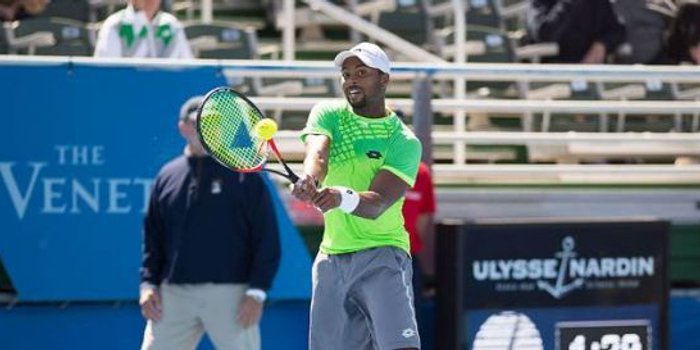  弗里茨发球上网，德尔雷海滩站打破冠军荒